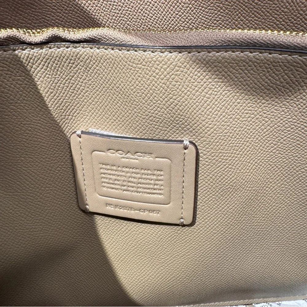 Coach Mollie Tote 25 In Signature Canvas With Heart Print CP057 - Picture 7 of 9